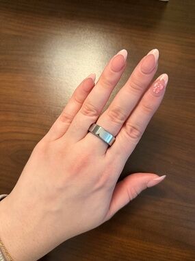 Oura Silver Metal Ring with Polished Finish